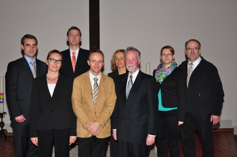 Gruppenbild mit Segnungspaten